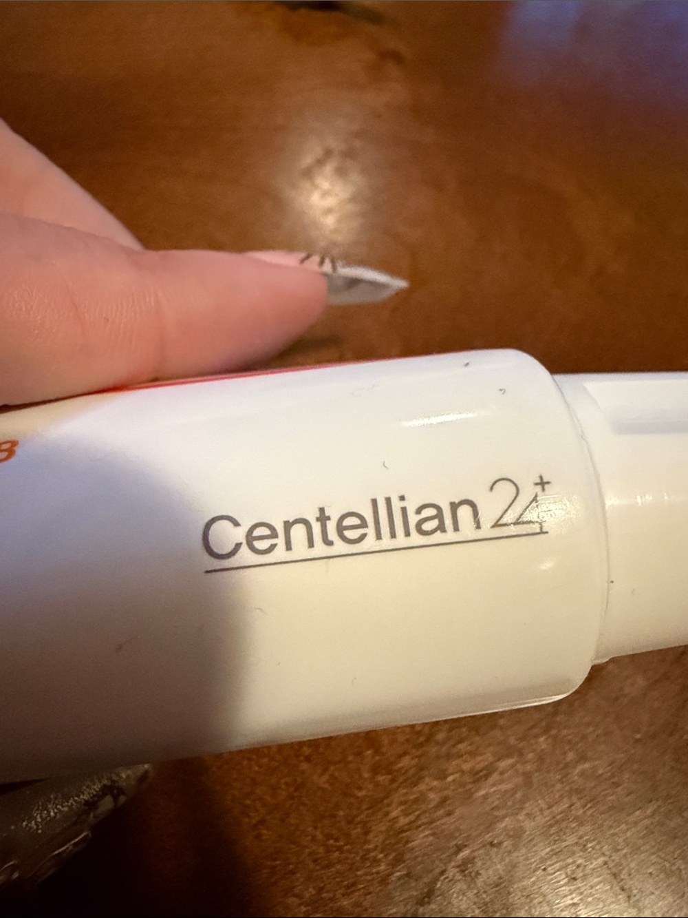 Time Reverse Moisturizer - White & Red Tube - Picture 5 of 6